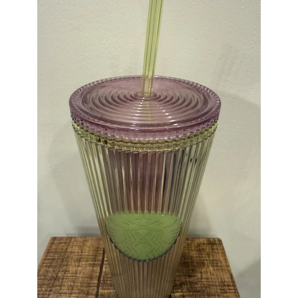 Starbucks‎ Tumbler Green Apple And Lilac Pleated Cold Cup Venti, NWT 24oz